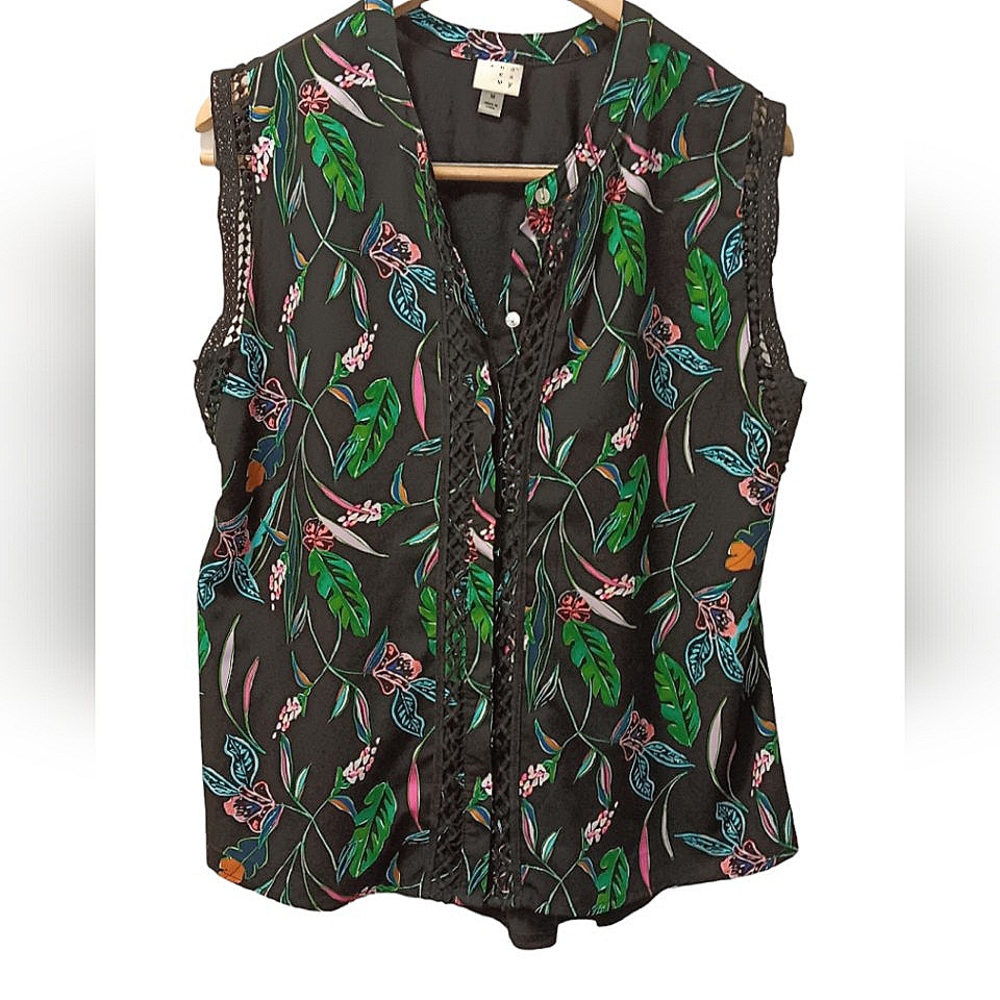 - A NEW DAY SLEEVELESS FLORAL TOP